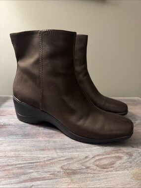 Easy Spirit Dark Brown Leather Ankle Booties